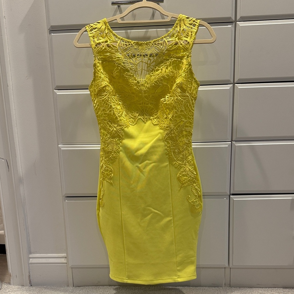VENUS Vibrant Yellow Lace Mini Dress Size - XS